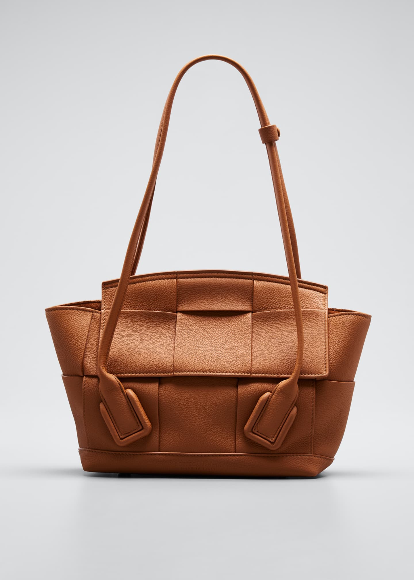 bottega veneta medium arco tote