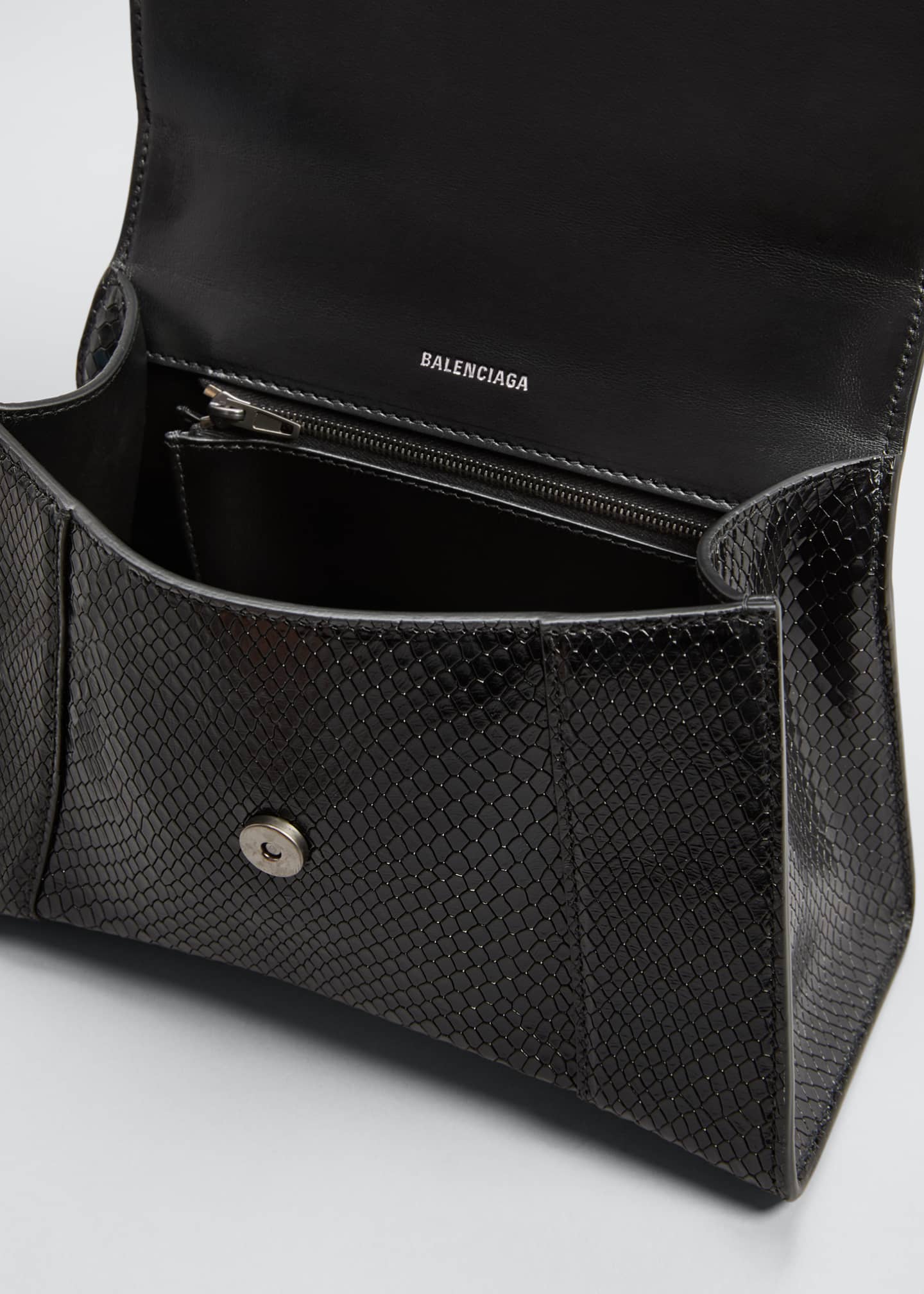 women's hourglass small top handle bag in black