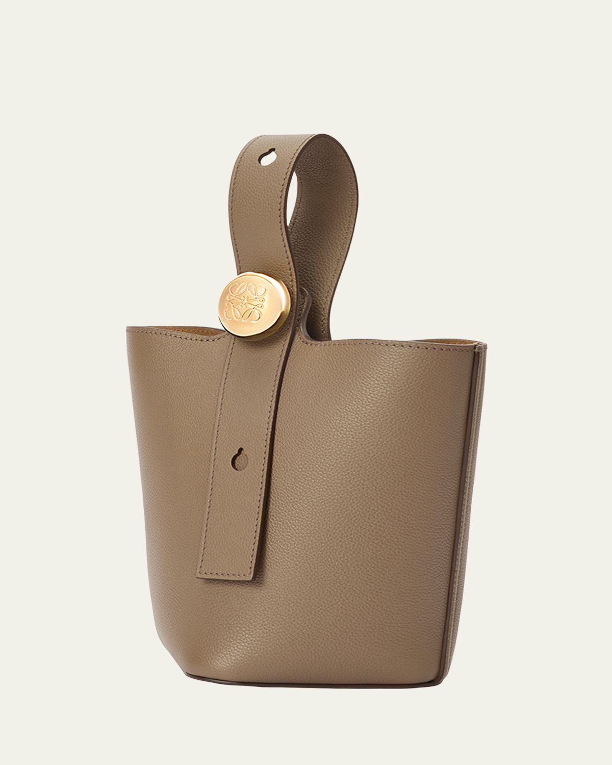 Loewe Pebble Mini Bucket Bag in Grain Leather | Thumbnail 6 Loewe Pebble Mini Bucket Bag in Grain Leather | Thumbnail 6