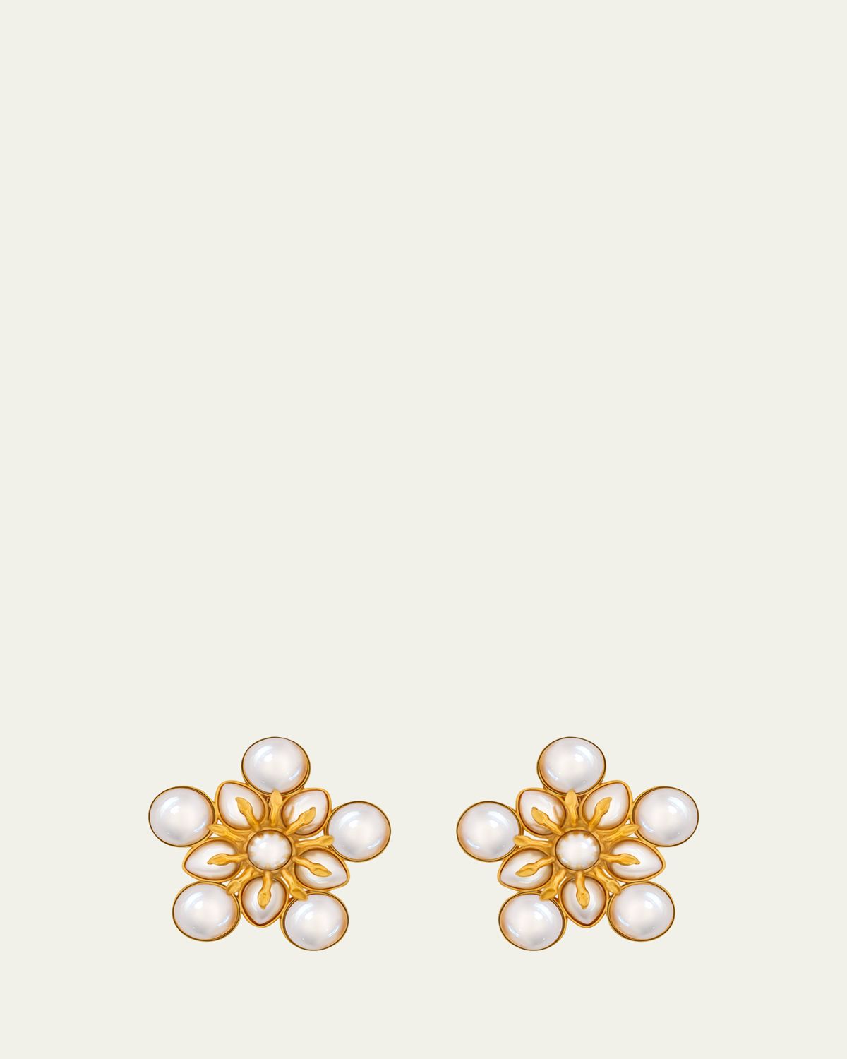 Oscar de la Renta Pearly Flower Small Clip-On Earrings